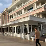 Alain Beachfront With Seaview Durrës