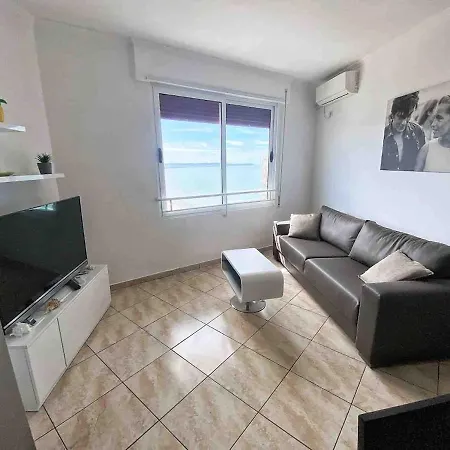 Alain Beachfront With Seaview Apartment Durrës