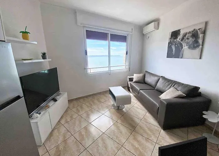 Alain Beachfront With Seaview Apartment Durrës