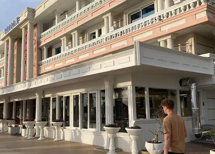 Alain Beachfront With Seaview Durrës